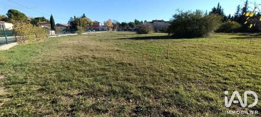 Aed - Buildable Plot with South Exposure in Carpentras