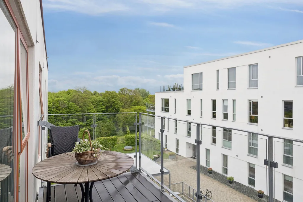 Balcon - Flat with Modern Features in Hjørring