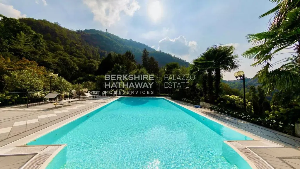 Piscine - Luxury Apartment with Lake View in Como