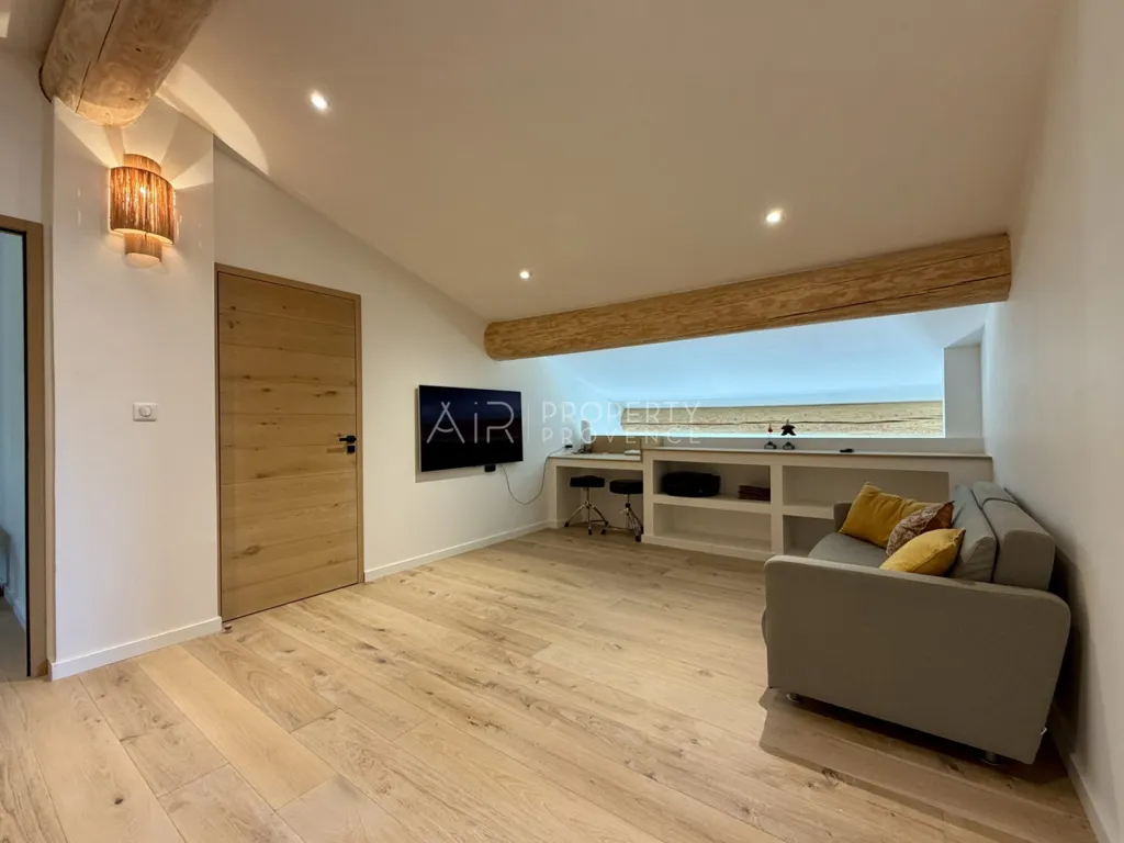 Séjour - Villa Rénovée avec Piscine à Cadenet