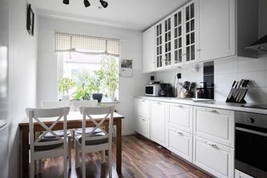 Sala da pranzo - Apartment with Renovated Kitchen in Kortedala
