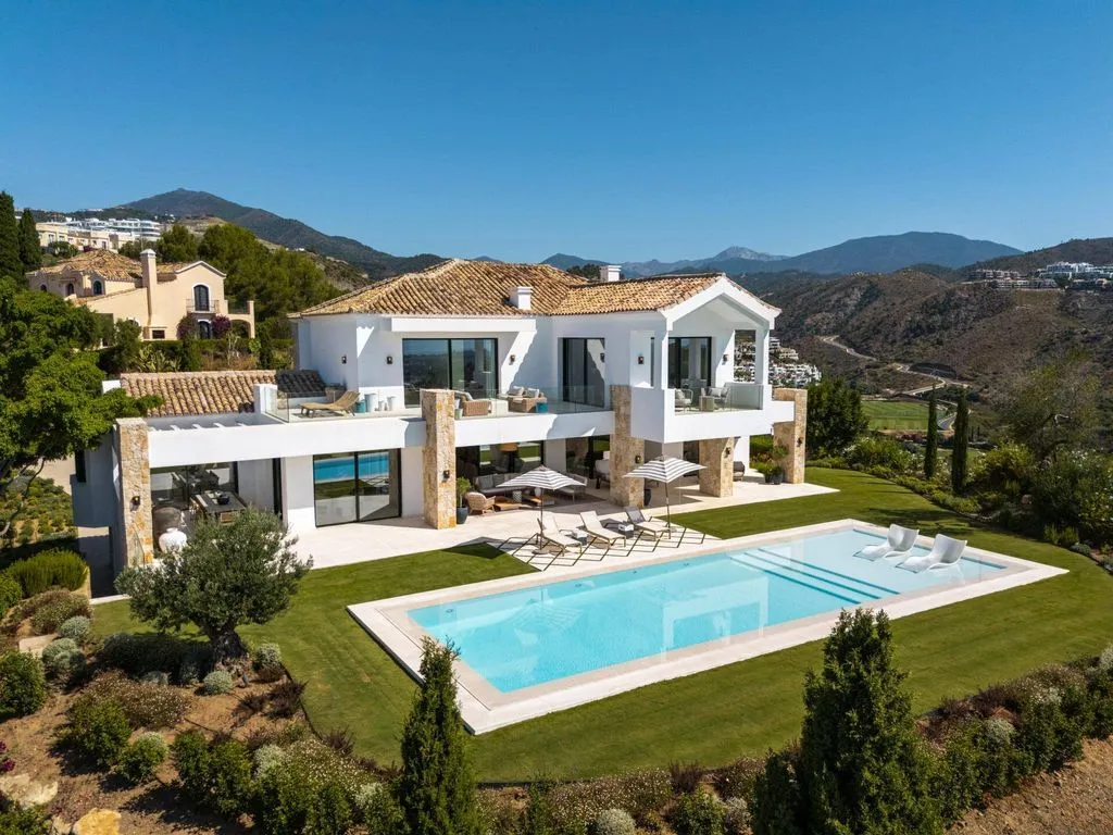 Bassein - Modern Villa with Pool in Benahavís