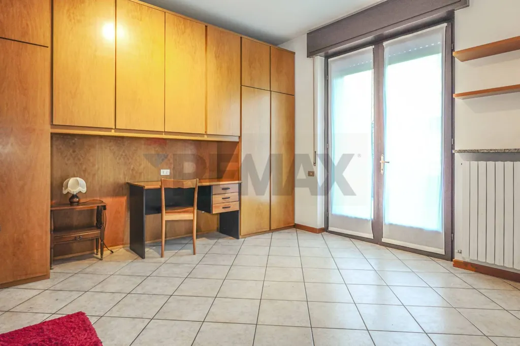 Kabinet - Bifamily House with Terrace in Gorla Minore