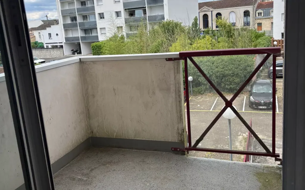 Rõdu - Studio with Balcony in Bordeaux