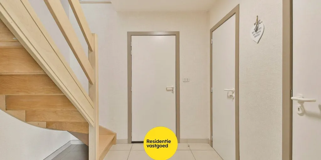 Esik - Duplex Apartment with Central Garden in Gistel