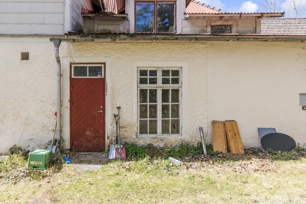 Välivaade - Villa with Renovation Potential in Dalastensvägen