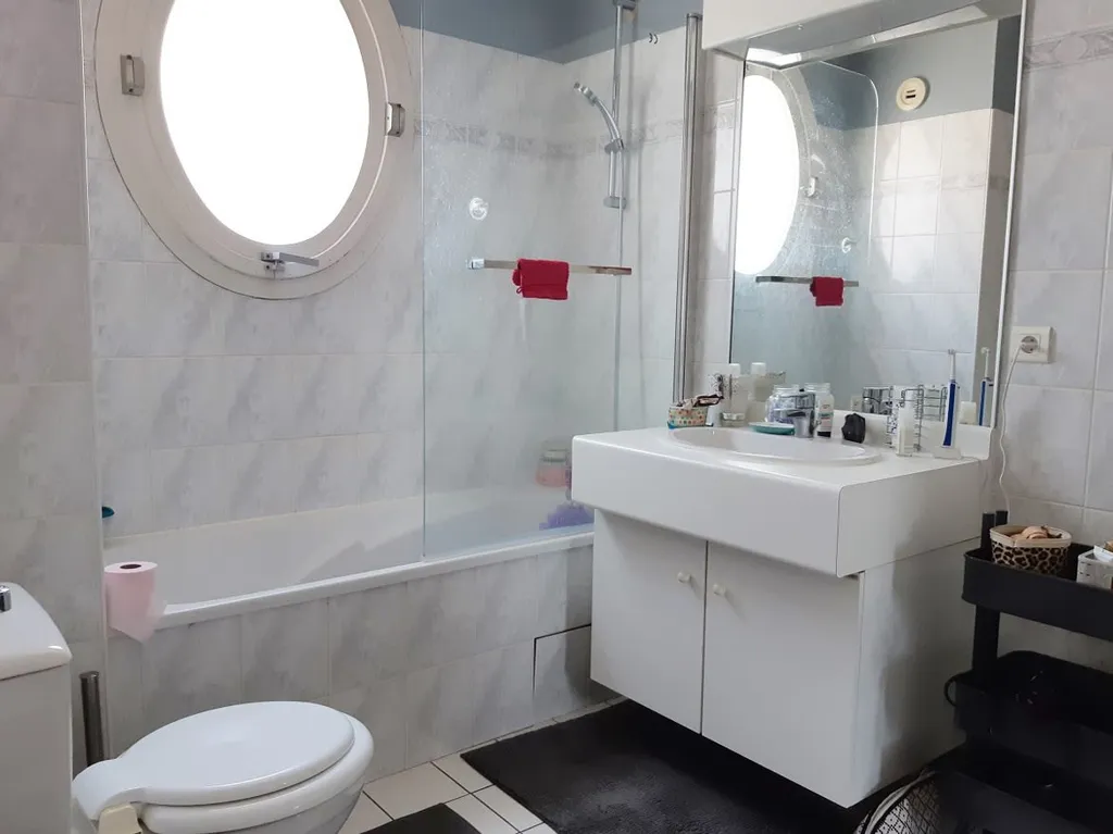 Salles de bain - Studio en Résidence Sécurisée au Quartier Moissons