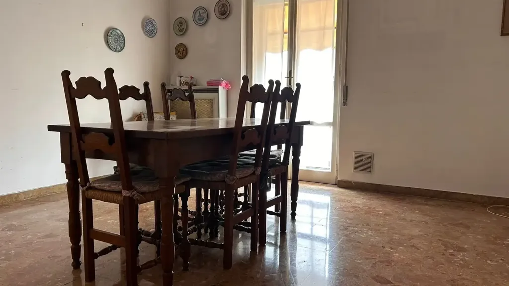 Salle à manger - Apartment with Terrace in Piacenza