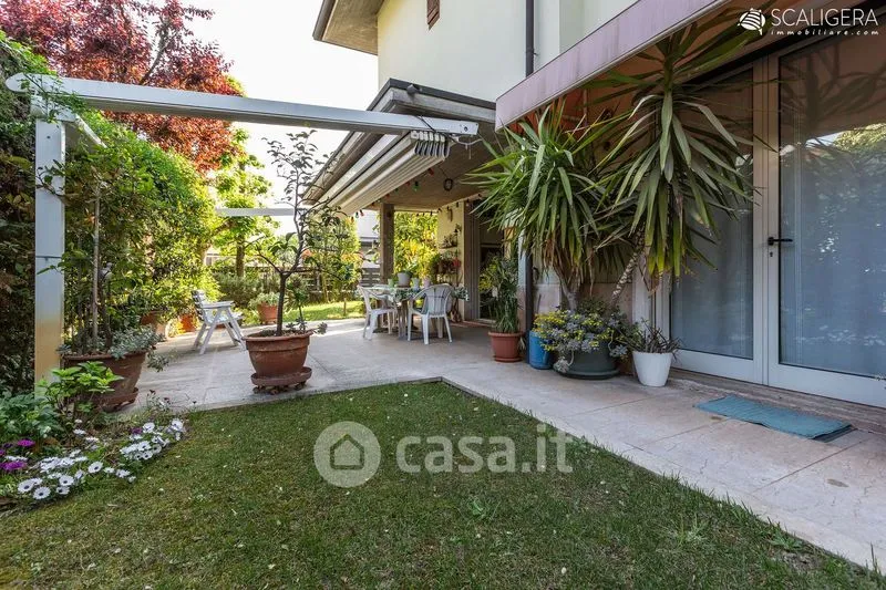 Jardin - Minimalist Villa with Private Garden in Legnago