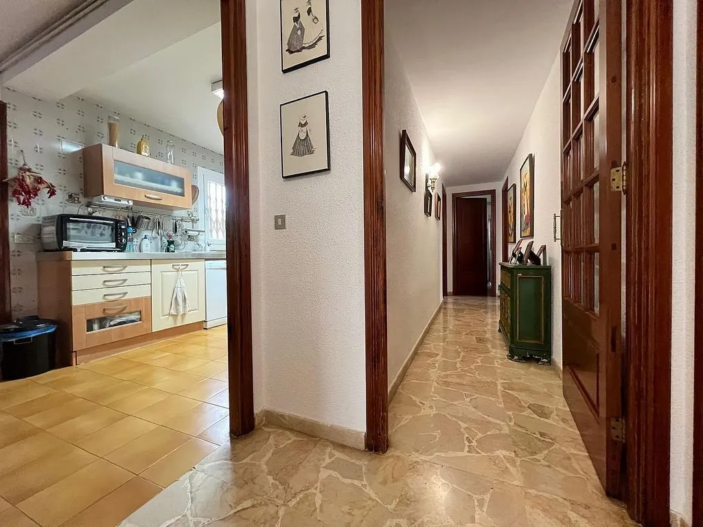 Esik - Rustic House with Pool in Reis Catòlics