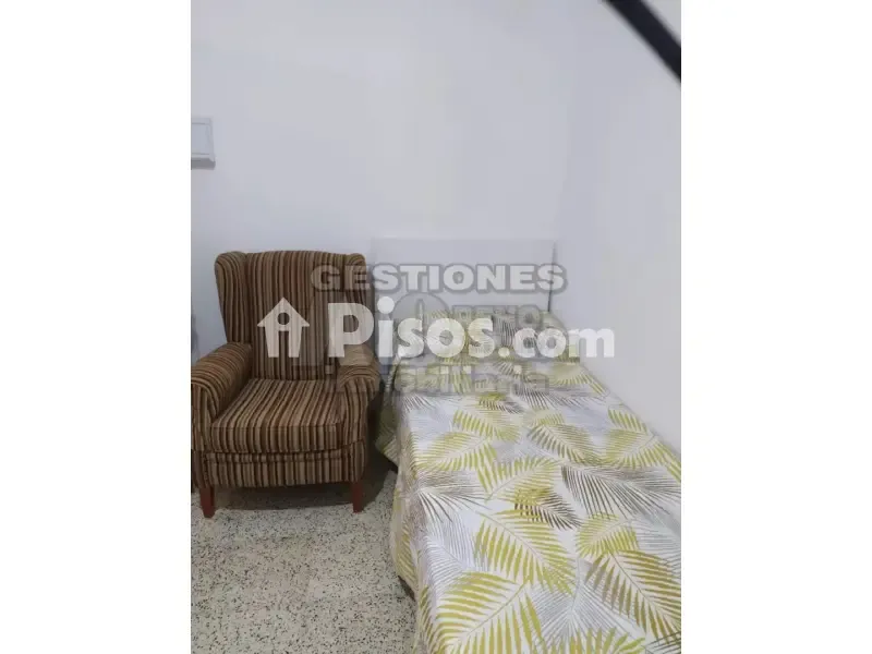 Chambres - Studio with Metro Access in Camino de Ronda