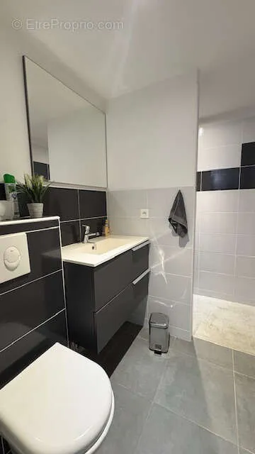 Salles de bain - Maison 6 pièces à Dions
