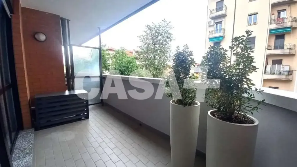 Rõdu - Modernised Studio with Balcony in Varese
