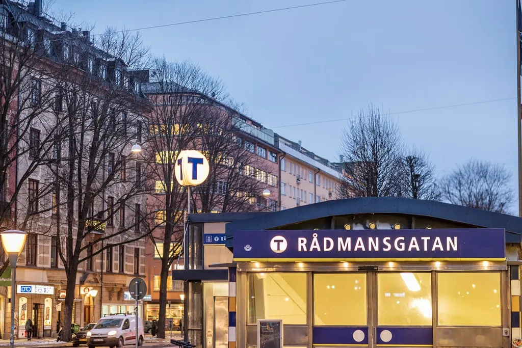 Välivaade - Modern Flat with South-Facing Balcony in Södermalm