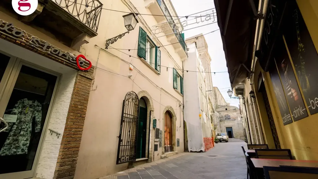 Rustic Villa with Balcony in Vasto