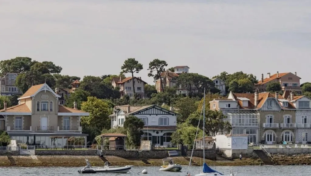 Luxury Flat with Balcony in Arcachon Centre