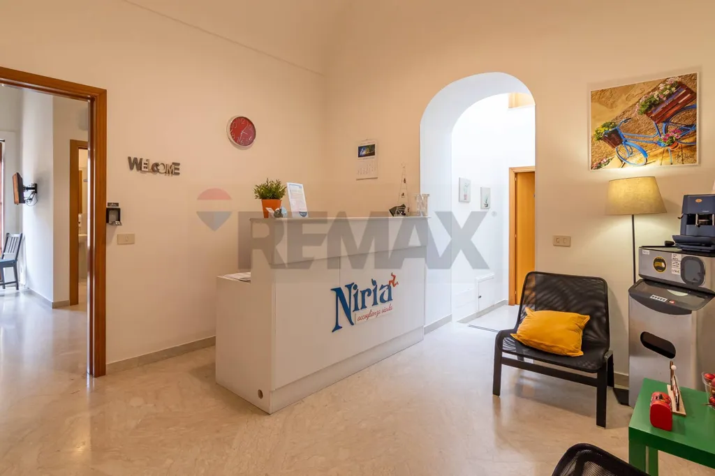 Entrée - Fully Rented Building in Ragusa Centre