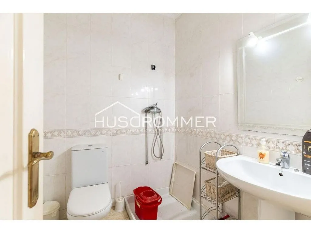 Vannitoad - Dual-Unit Property with Central Location in Vila-real