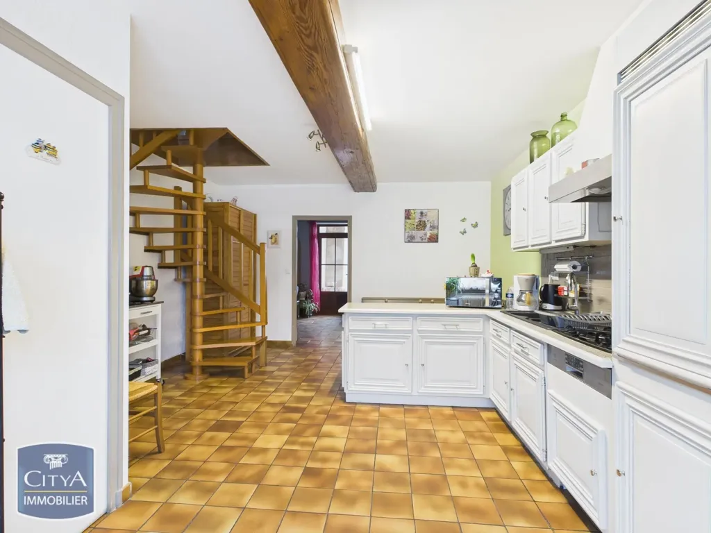 Cucina - Spacious House with Garden in Chagny