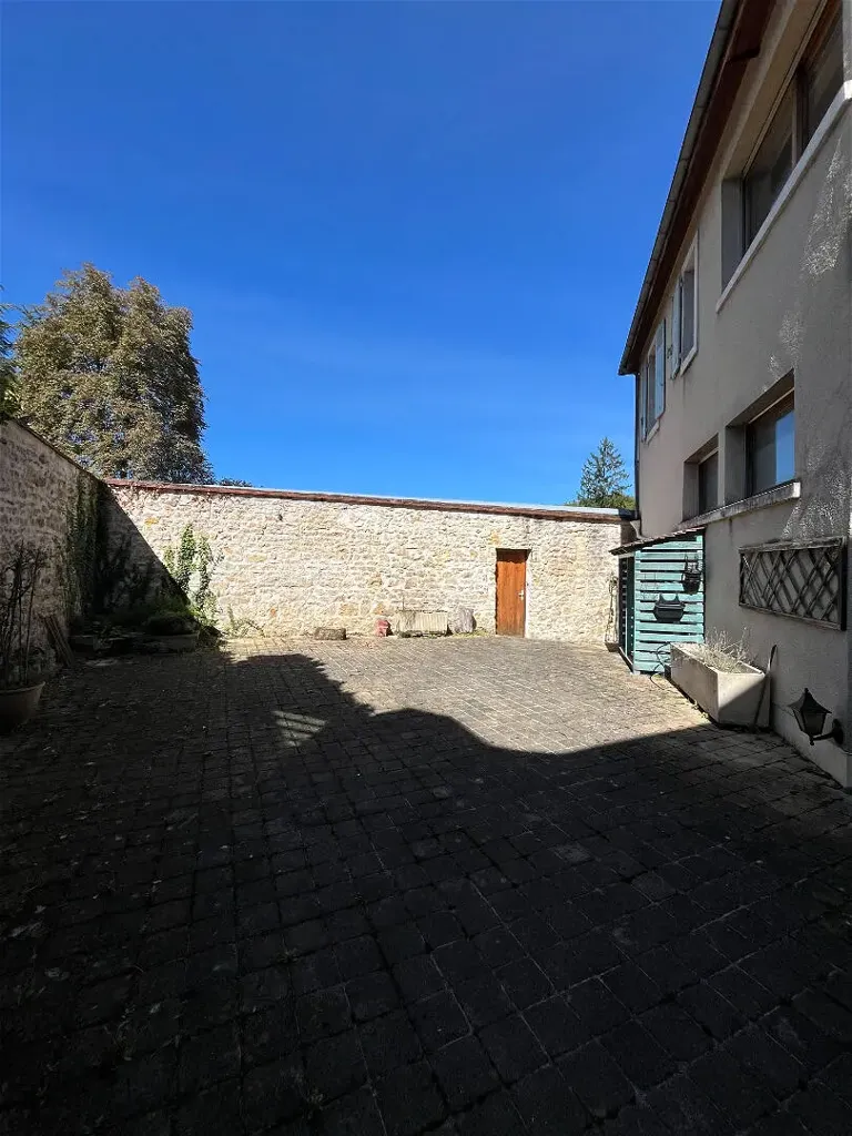 13-room apartment in Decize