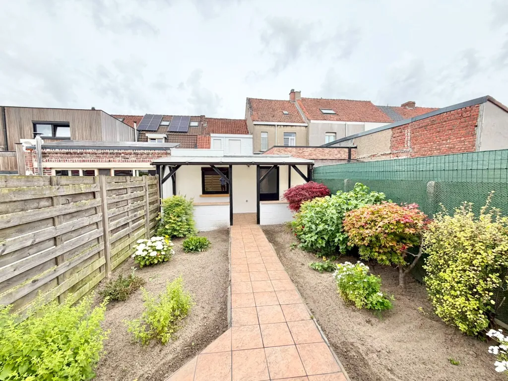 Jardin - Appartement Rénové avec Jardin à Wervik
