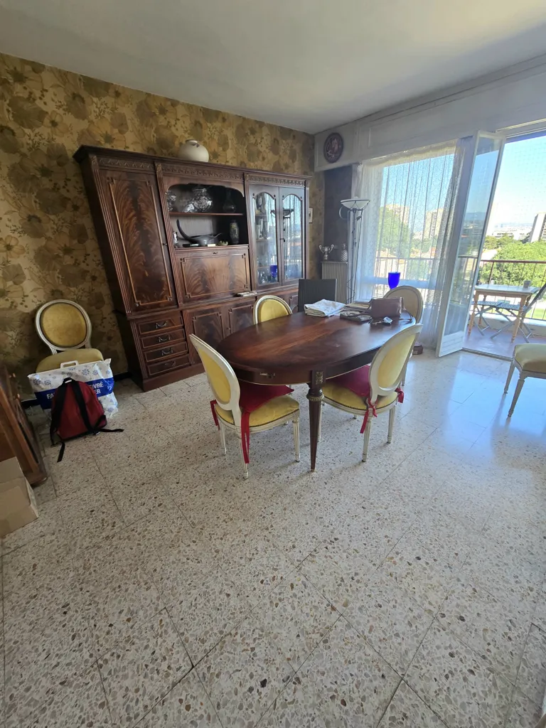 Dining Room - T3/4 with Terraces in St Tronc, Marseille