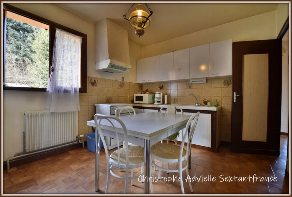 Cuisine - Maison de Plain Pied avec Garage à Marmande