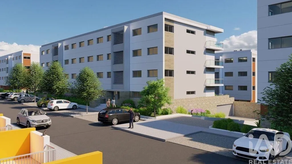 3-Bedroom Flat with Balcony in Portimão