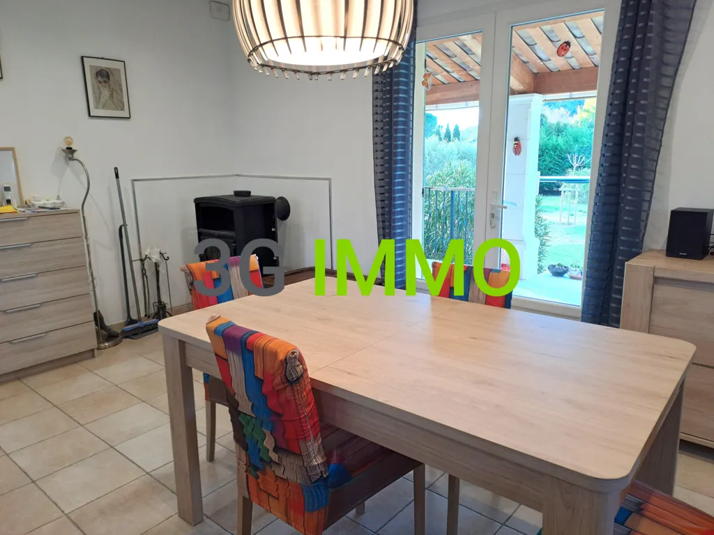 Salle à manger - Villa de Plain-Pied avec Vue Dégagée près d'Uzès