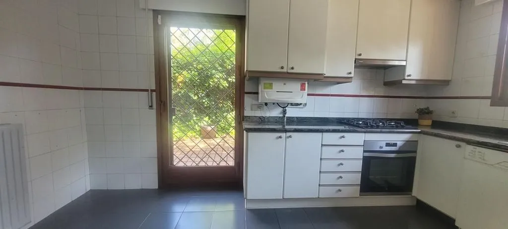 Cuisine - Luxury Semidetached House with Pool in Majadahonda