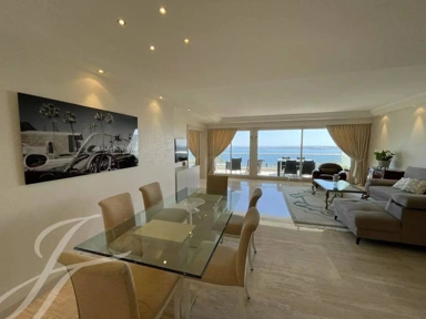 Salle à manger - Appartement Luxe avec Vue Mer à Cannes