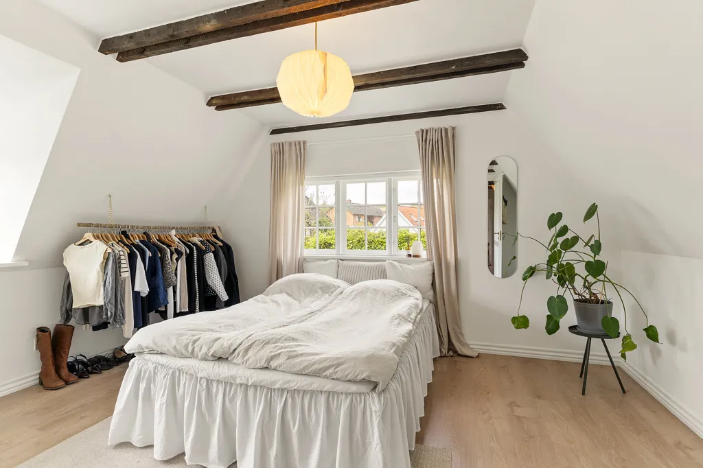 Magamistoad - Thatched Villa with Garden in Helstrup
