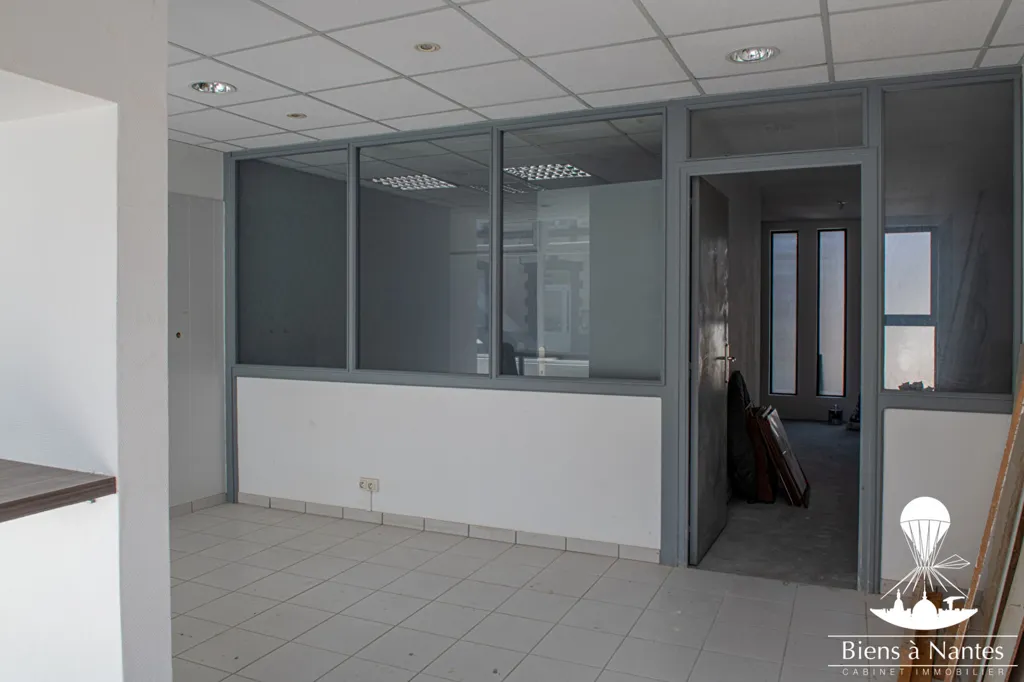 Kabinet - Mixed-Use Property with Loft Potential in Torfou