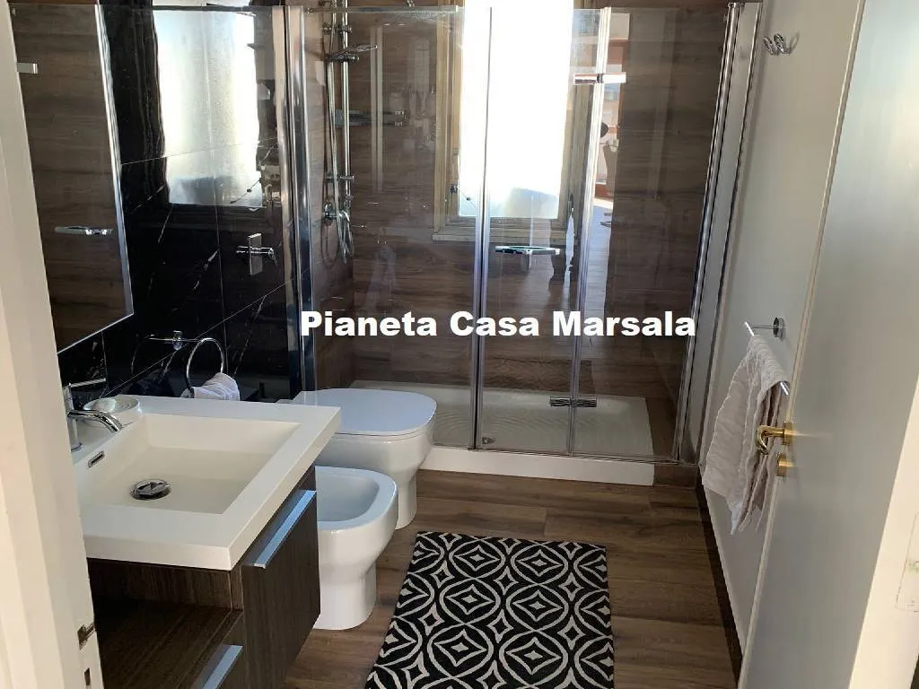 Bagni - Furnished Apartment with Balcony in Marsala