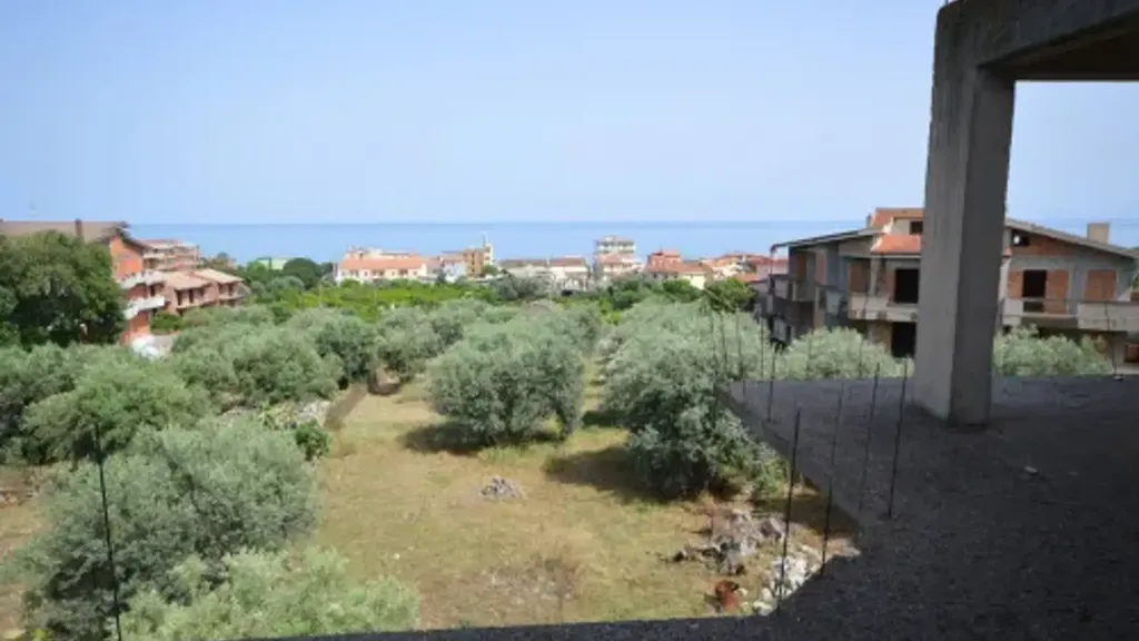 Balcone - Panoramic Multi-Level Building in Trebisacce