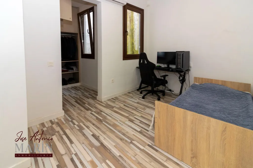 Chambres - Apartment with Balcony in Old Town Centre