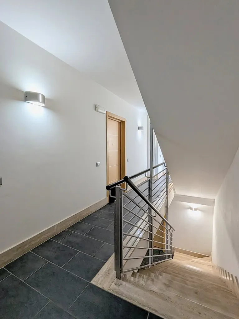 Esik - Modern Apartment with Parking in Nettuno Centre