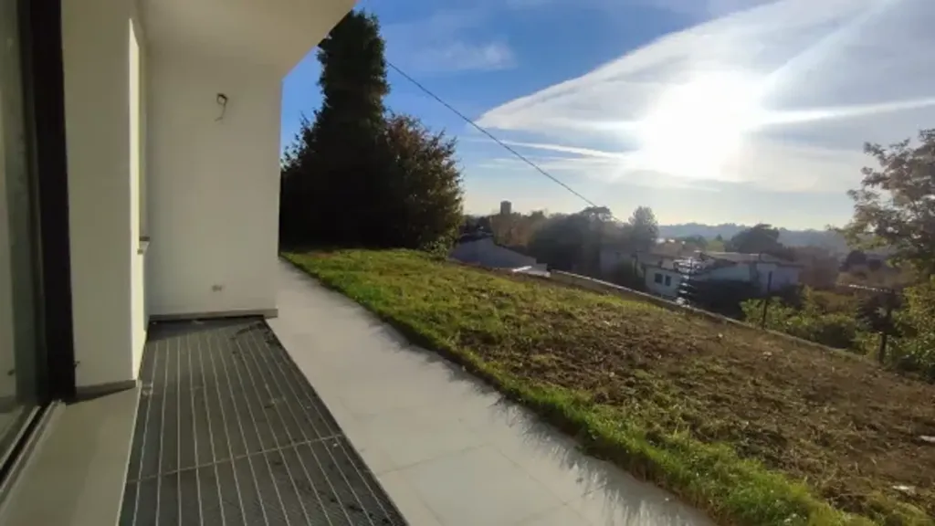 Terrasse - Penthouse with Garden View in Carugo