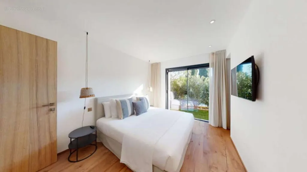 Chambres - Villa Luxueuse avec Piscine à Saint-Tropez