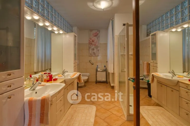 Baños - Villa with Lake View in Verbania