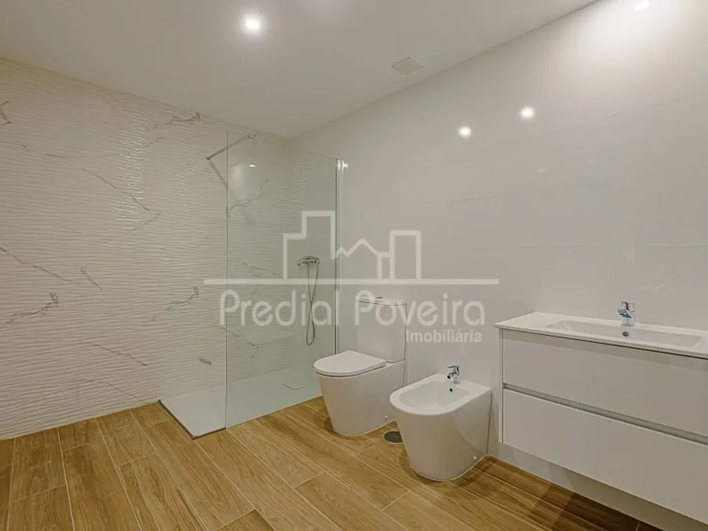 Vannitoad - New Duplex Flat with Terrace in Póvoa de Varzim