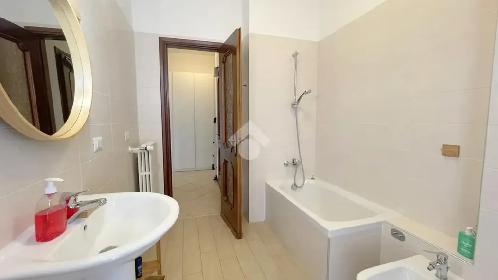 Vannitoad - 3-Bedroom Apartment with Balcony in Cornaredo