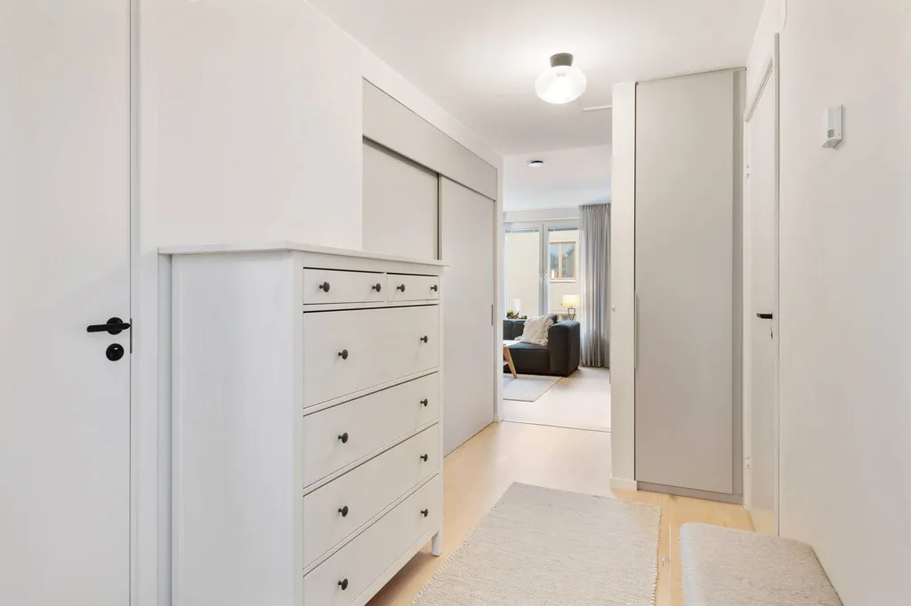 Entrée - Modern Flat with Slottspark View in Djursholm