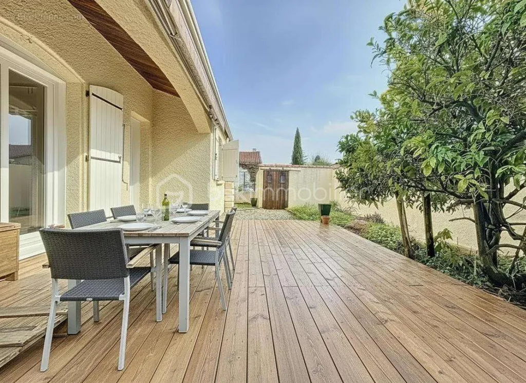 Terrazza - Renovated Villa with Pool in Marseillan