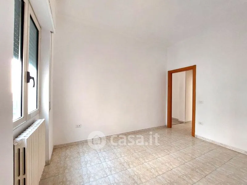 Toad - Three-Bedroom Flat with Balcony in Salerno