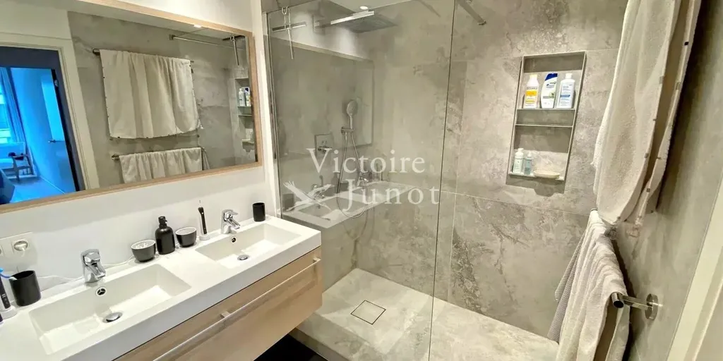 Vannitoad - Apartment with Balcony in Schaerbeek