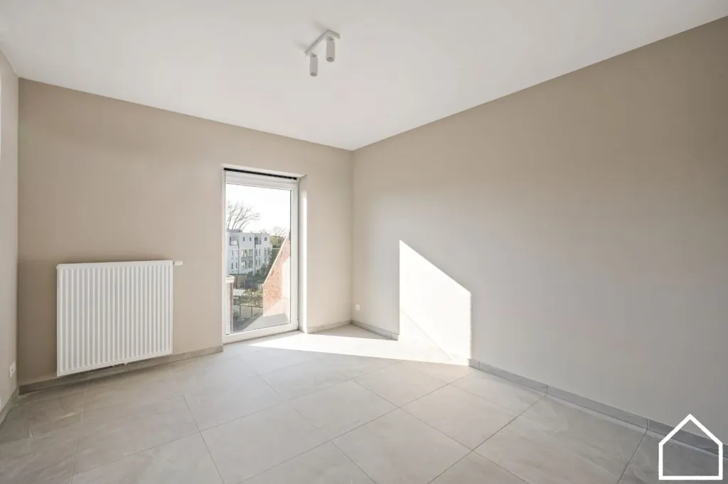 Toad - Newly Built Apartment with Balcony in Comines-Warneton