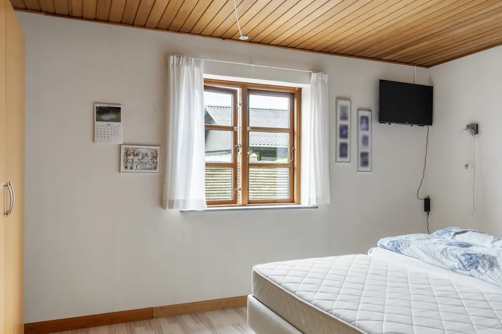 Bedrooms - Villa with South-Facing Terrace in Kregme