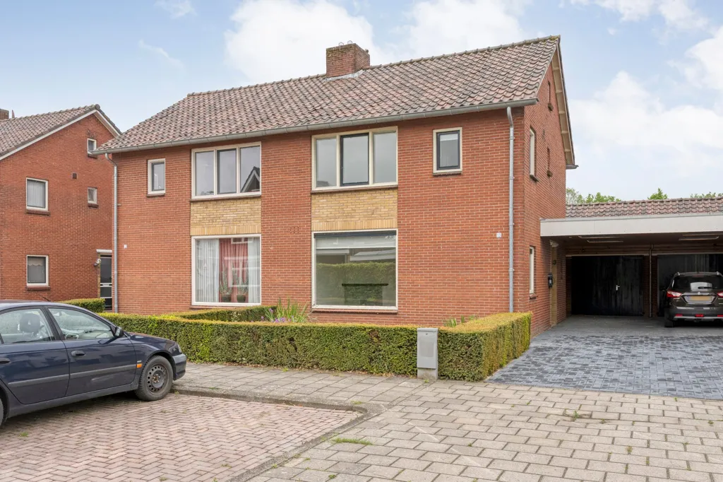 Außenansicht - 4-Bedroom Apartment with Garden in Enschede