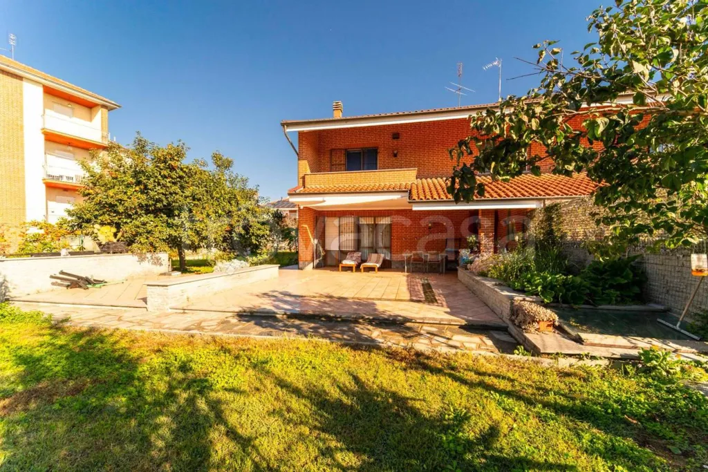 Garden - Elegant Villa with Private Garden in Chieri